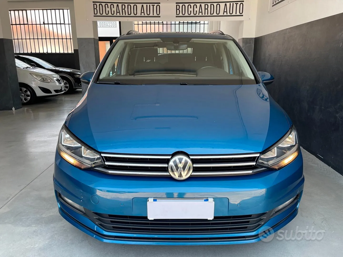 Volkswagen Touran 2016 photo 2