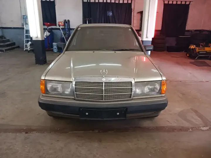 Mercedes-Benz 190 1991 photo 3