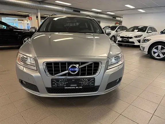 Volvo V70 2011 photo 2