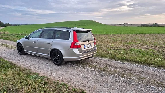 Volvo V70 2010 photo 4