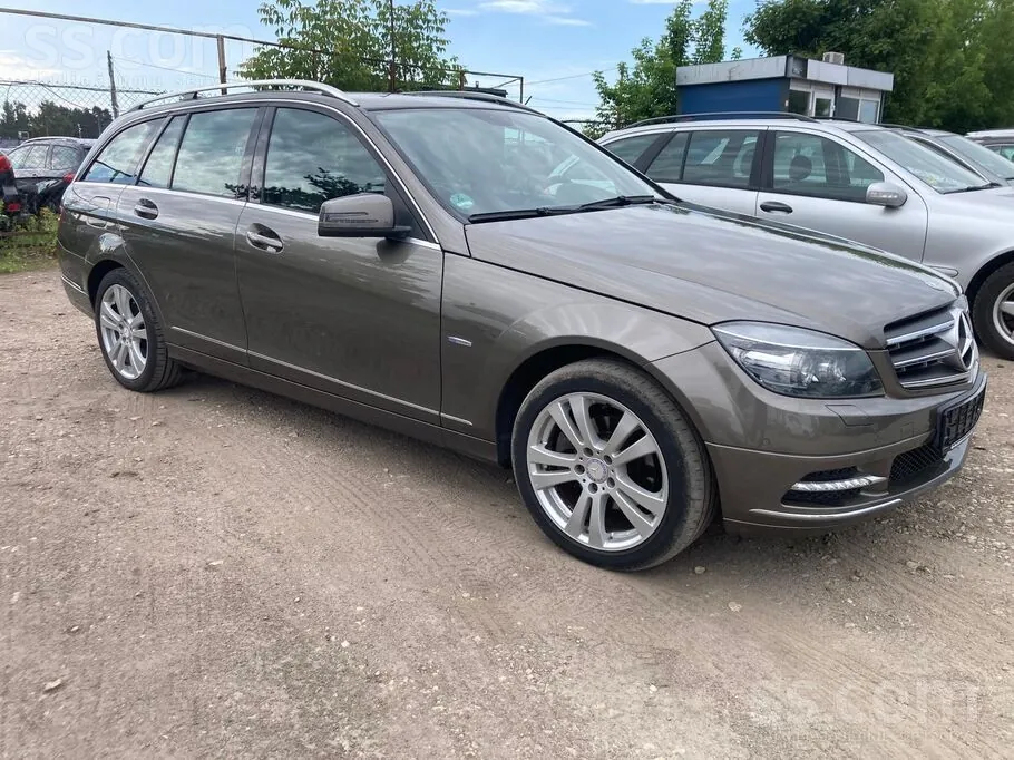 Mercedes-Benz C220 Avantgarde 2010 photo 3