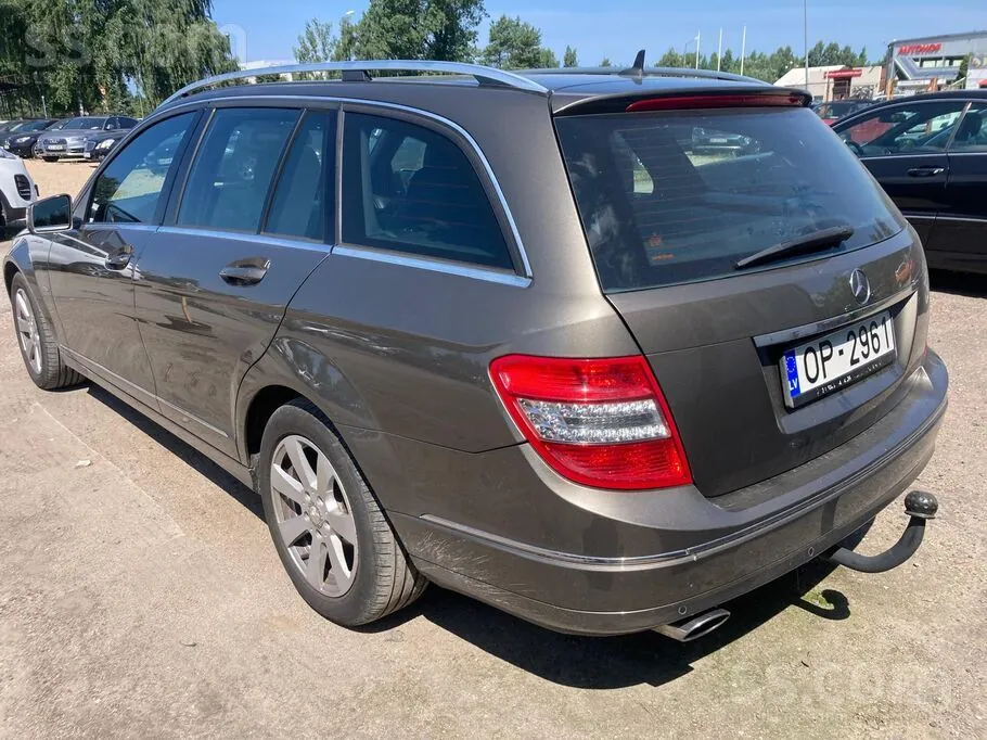 Mercedes-Benz C220 Avantgarde 2010 photo 4