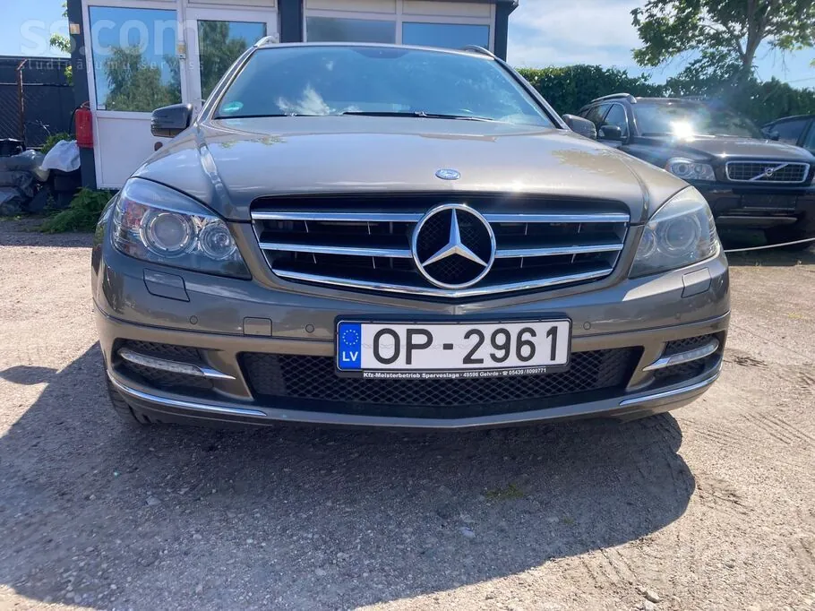Mercedes-Benz C220 Avantgarde 2010 photo 2