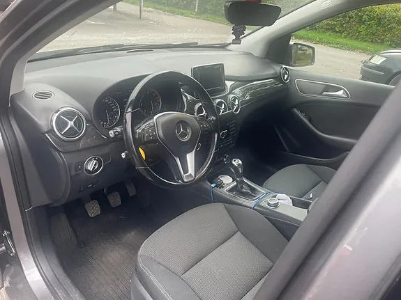 Mercedes-Benz B180 2013 photo 5