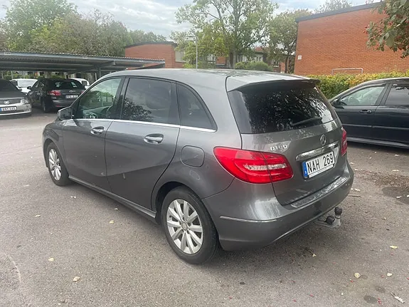 Mercedes-Benz B180 2013 photo 4