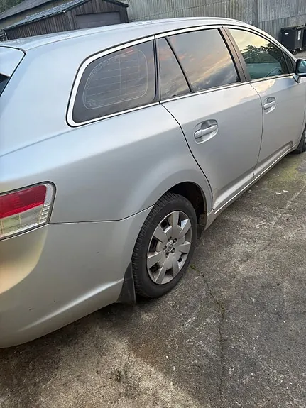 Toyota Avensis 2010 photo 4