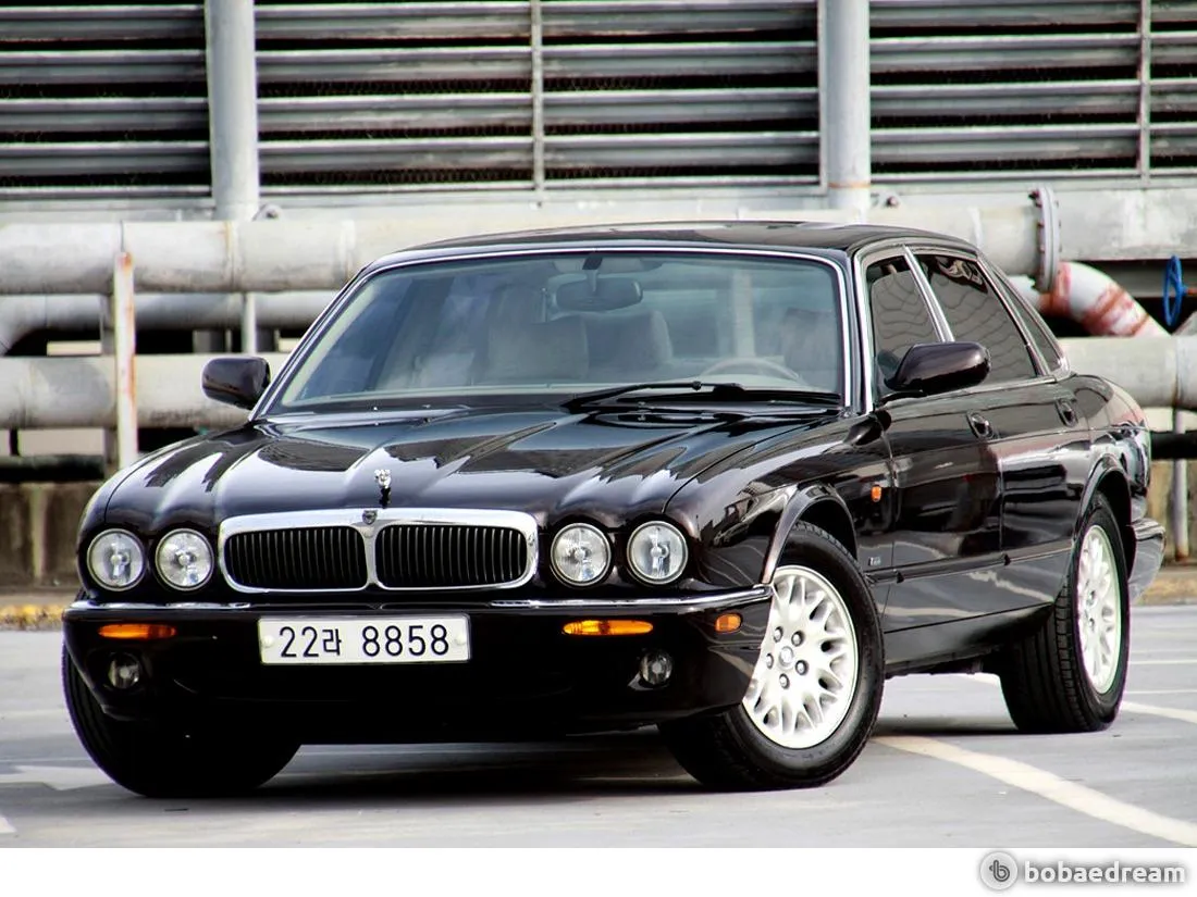 Jaguar Xj8