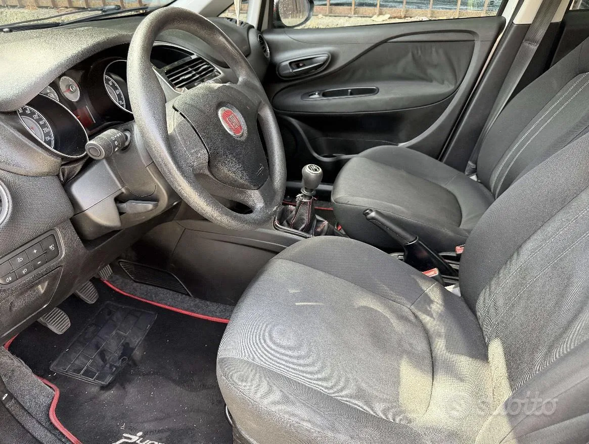 Fiat Punto 2015 photo 4