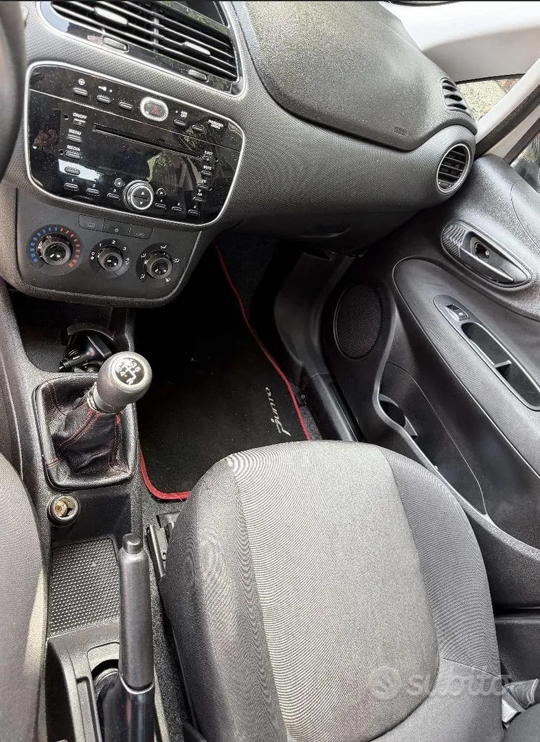 Fiat Punto 2015 photo 5