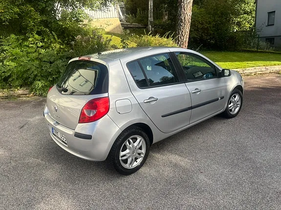 Renault Clio 2009 photo 5