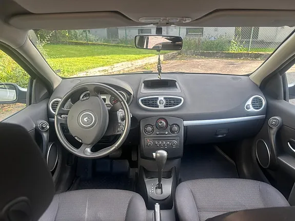 Renault Clio 2009 photo 4