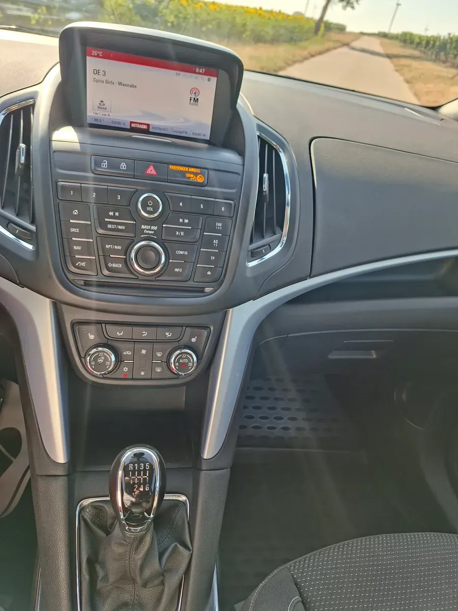 Opel Zafira Tourer 2014 photo 3