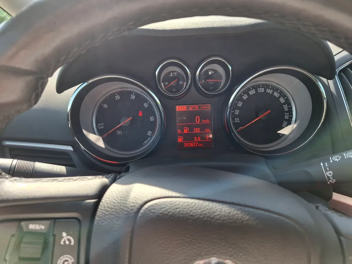 Opel Zafira Tourer 2014 photo 2
