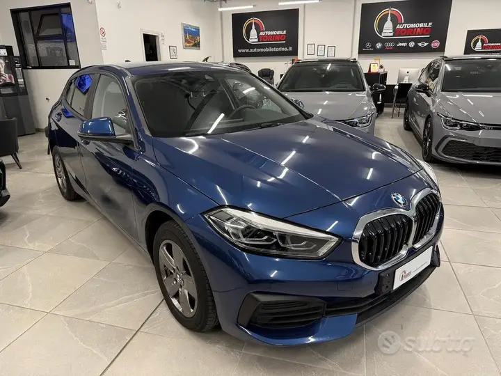 BMW 118I 2023 photo 3