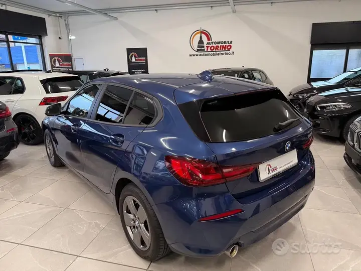 BMW 118I 2023 photo 4
