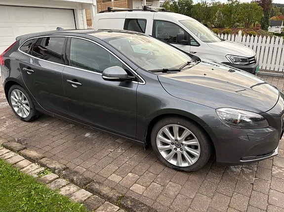 Volvo V40 2014 photo 2