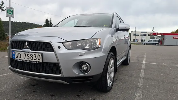 Mitsubishi Outlander 2011 photo 5