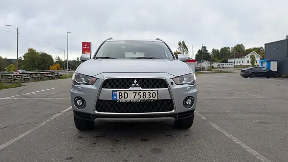Mitsubishi Outlander 2011 photo 4