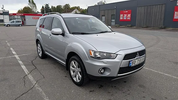Mitsubishi Outlander 2011 photo 3