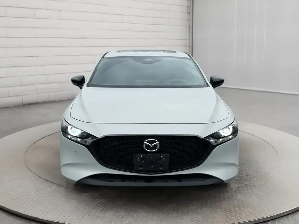 Mazda 3 2024 photo 2