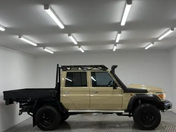 Toyota Land Cruiser 2023 photo 3