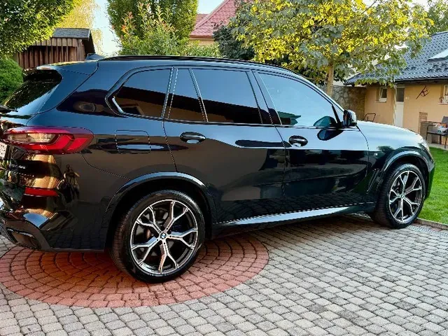 BMW X5 2021 photo 2