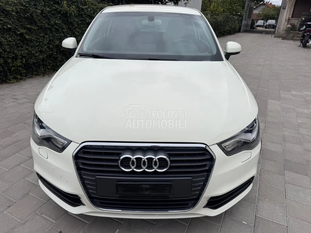 Audi A1 2011 photo 2