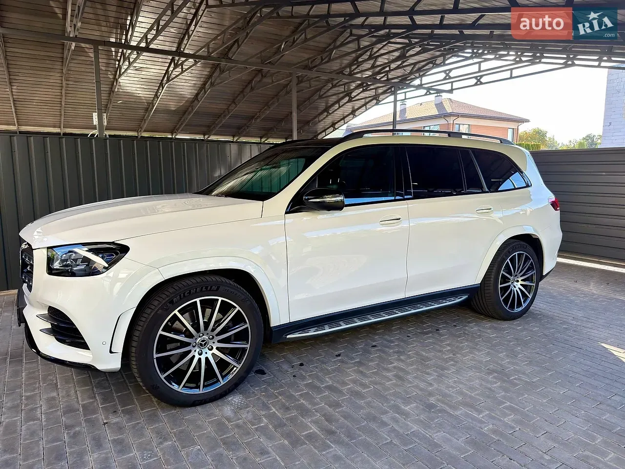 Mercedes-Benz Gls-Class 2021 photo 2