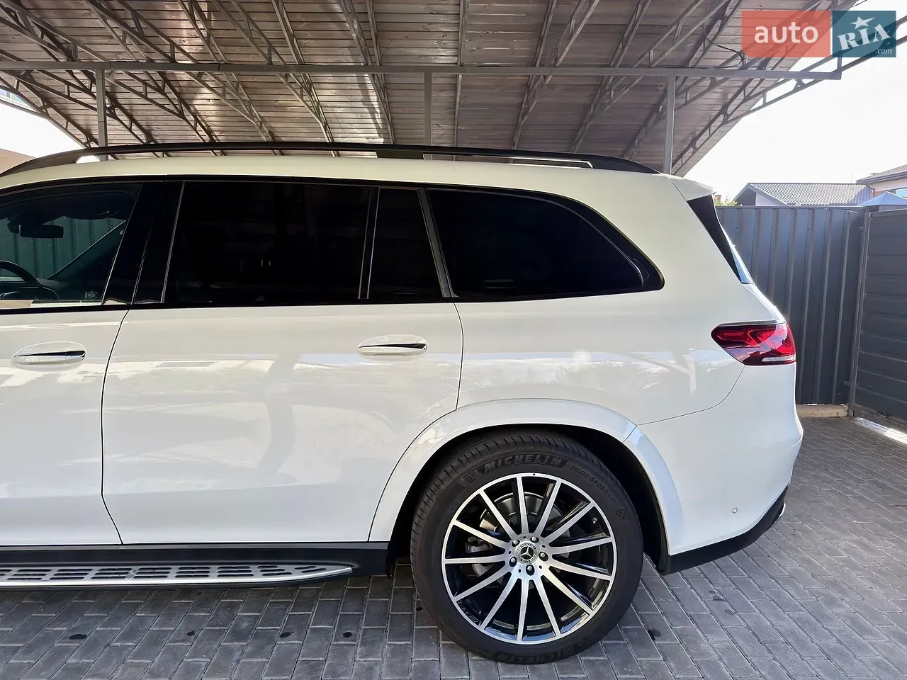 Mercedes-Benz Gls-Class 2021 photo 4