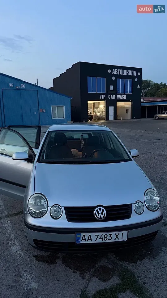 Volkswagen Polo 2002 photo 2