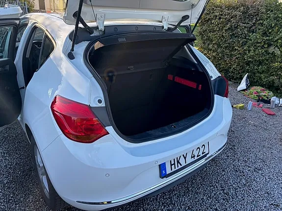 Opel Astra 2014 photo 3