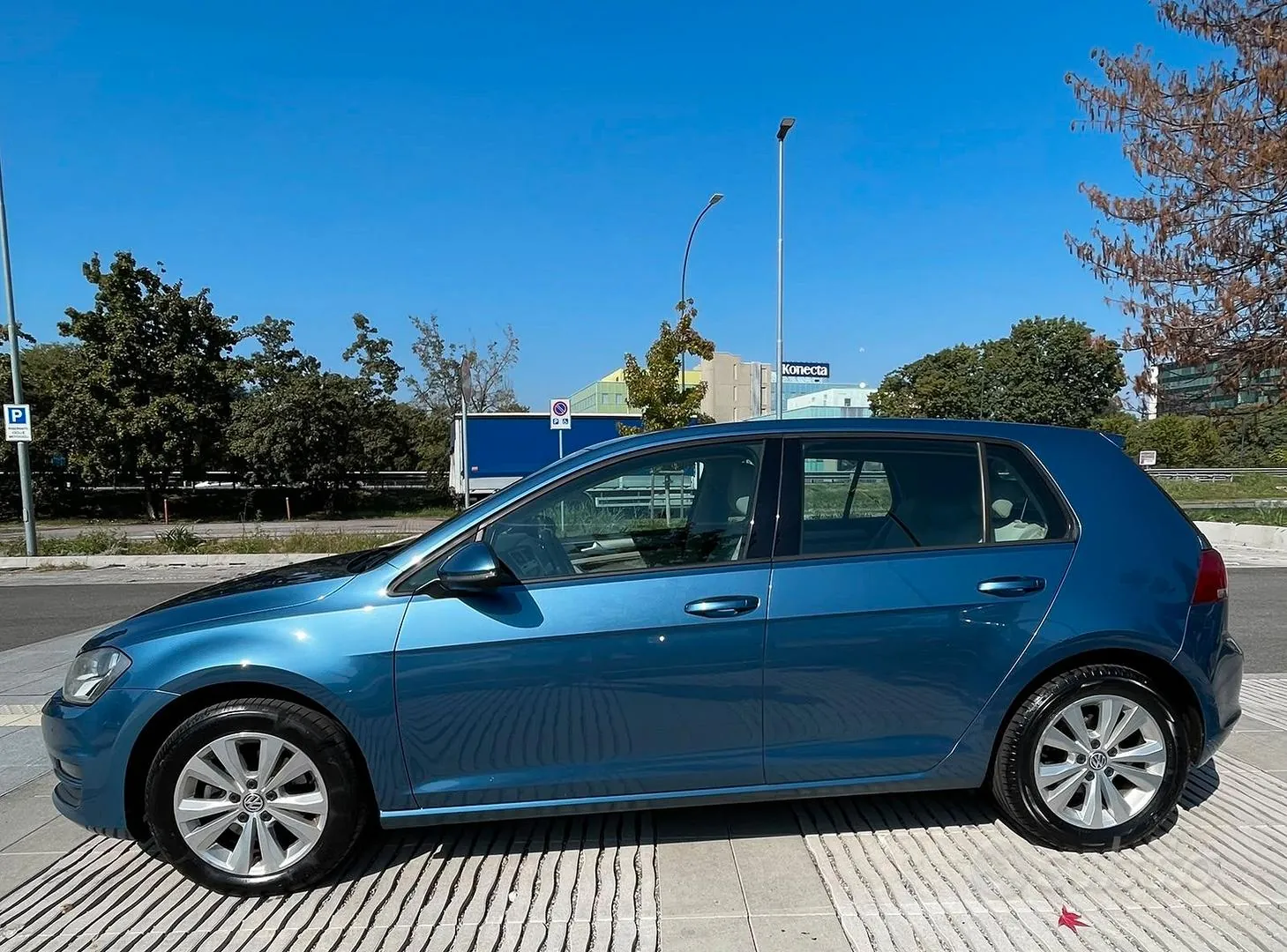 Volkswagen Golf 2015 photo 2