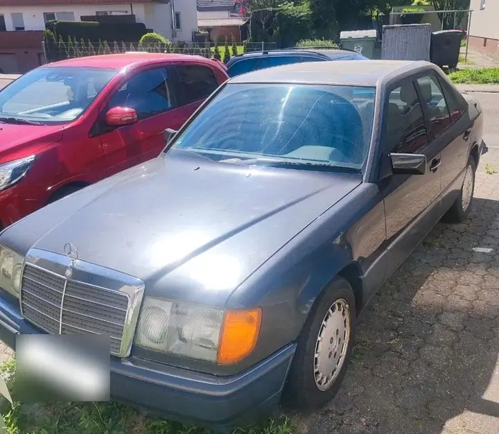 Mercedes-Benz W124