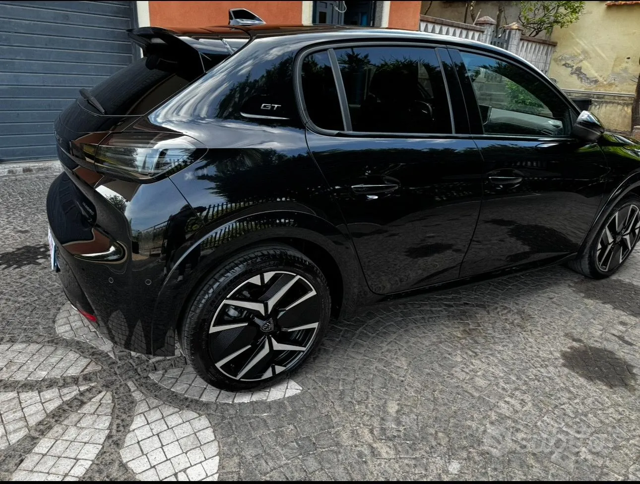 Peugeot 208 2024 photo 3