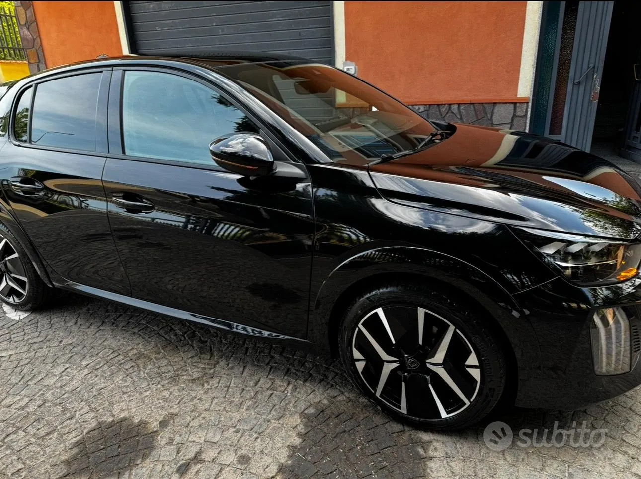 Peugeot 208 2024 photo 2