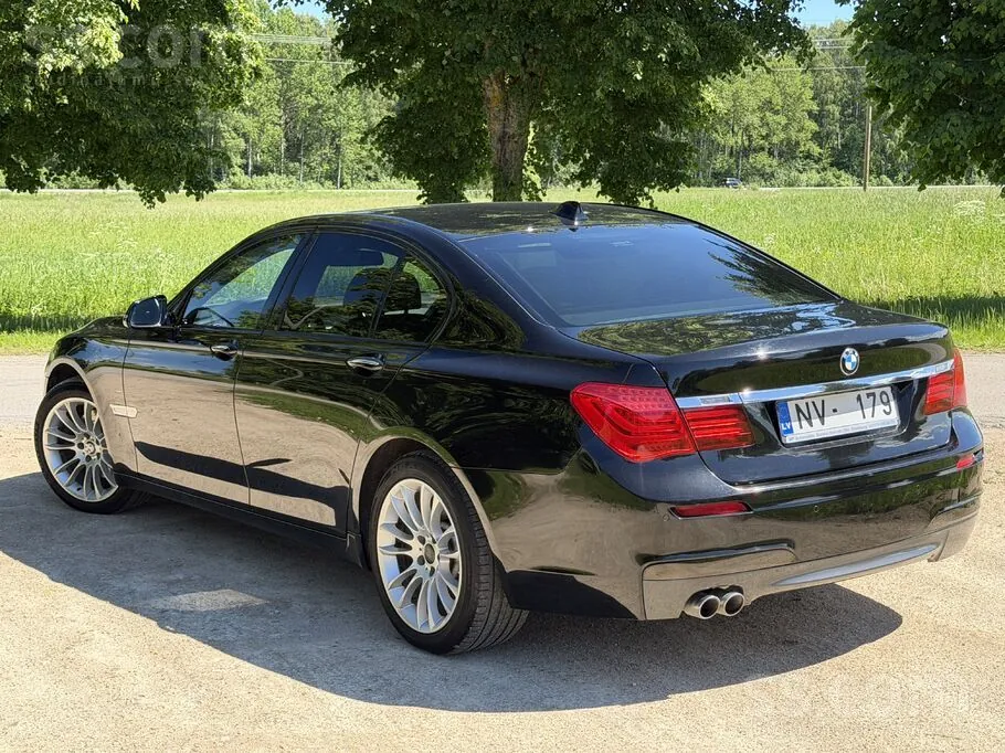 BMW 730 2013 photo 2