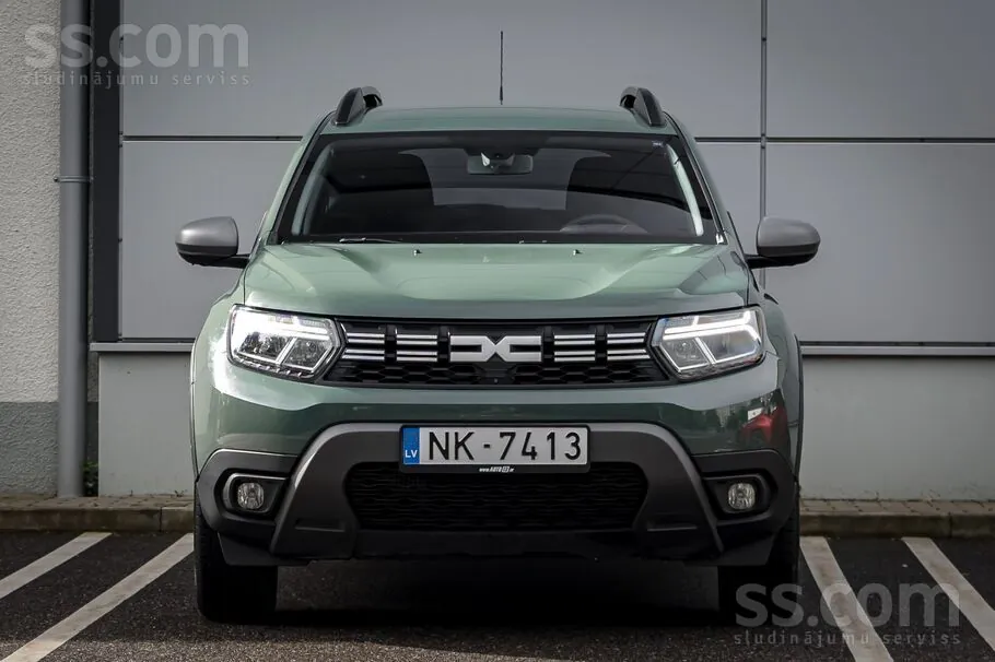 Dacia Duster 2023 photo 2