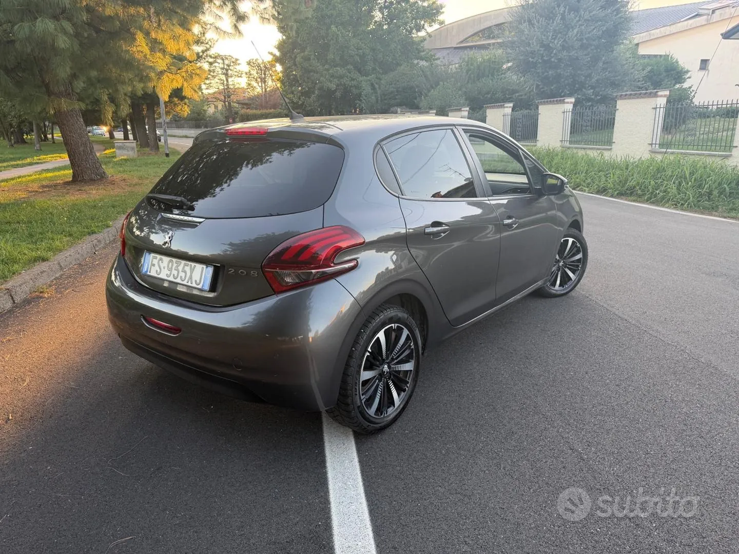 Peugeot 208 2018 photo 3