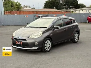 Toyota Aqua 2013 photo 4