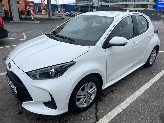 Toyota Yaris 2023 photo 2