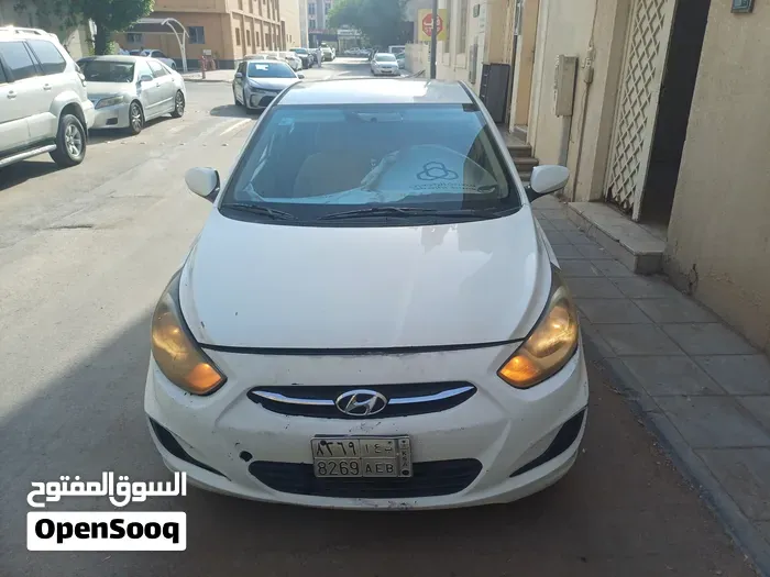 Hyundai Accent 2012 photo 3