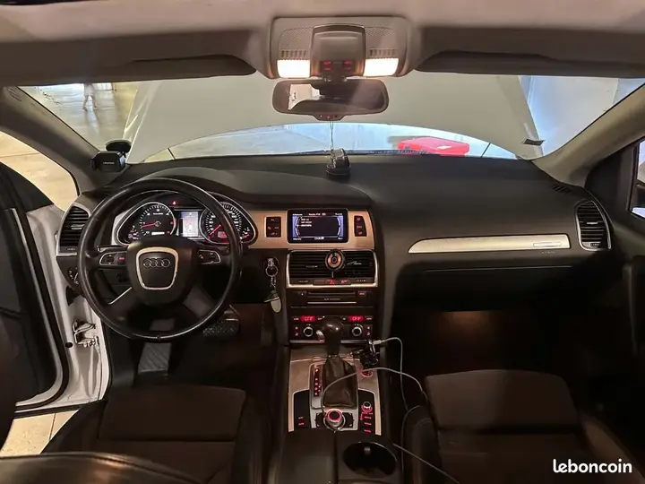 Audi Q7 2011 photo 3