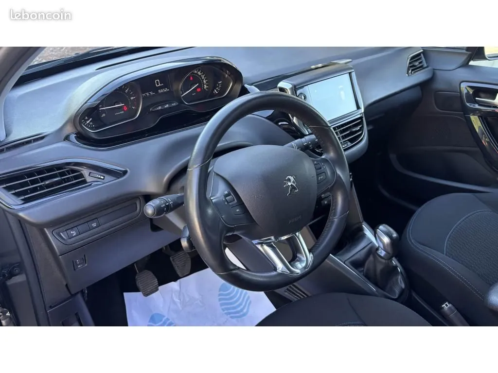 Peugeot 208 2019 photo 4