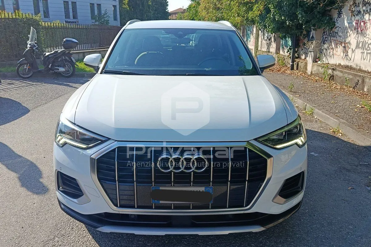 Audi Q3 2019 photo 2