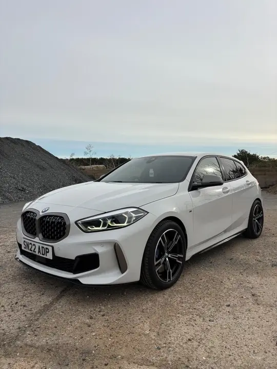 BMW 1 Series 2022 photo 3