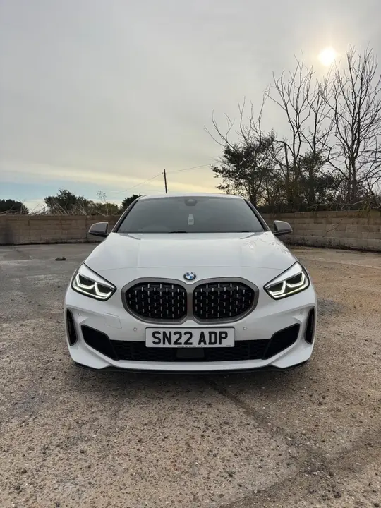 BMW 1 Series 2022 photo 2