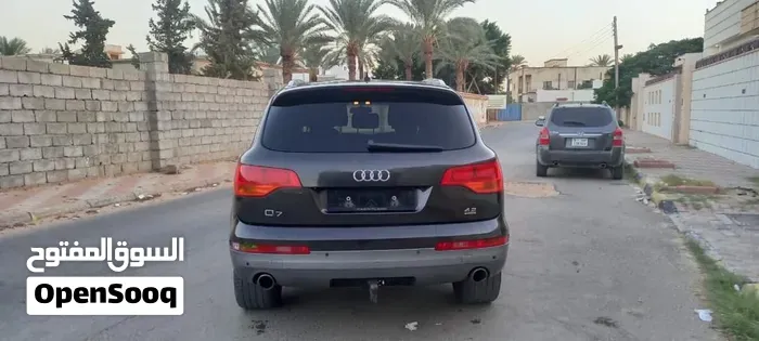 Audi Q7 2008 photo 2