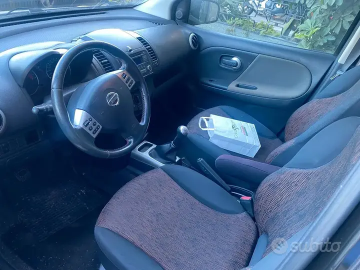 Nissan Note 2011 photo 3