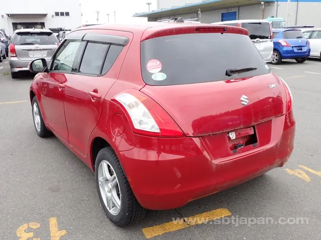 Suzuki Swift 2013 photo 3