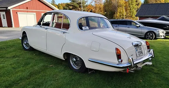 Jaguar S-Type 1965 photo 2